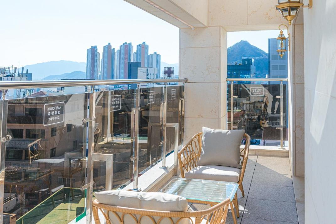 Asherah Villa D' Aqua Hotel Gimhae Екстер'єр фото